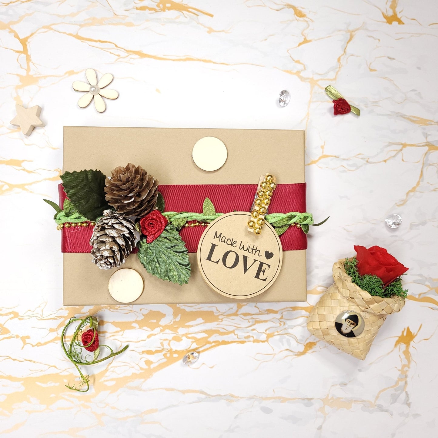 Saint Charbel Christmas box with eternal rose - Our Lady of Gifts