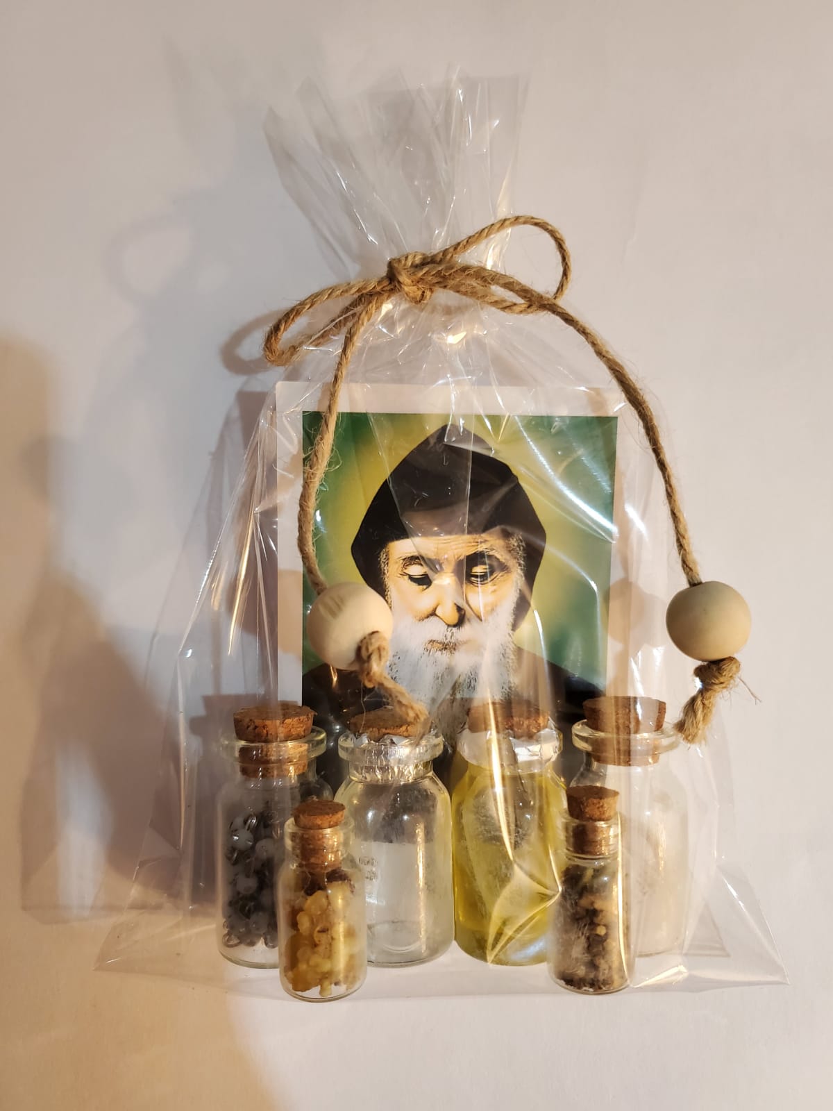 Set of oil, water, incense, soil and relic of Saint Charbel - Our Lady of Gifts 